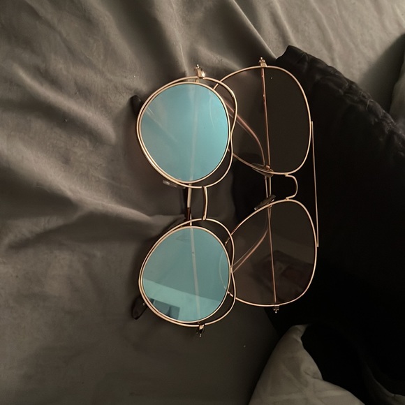 2 sunglasses - Picture 4 of 4